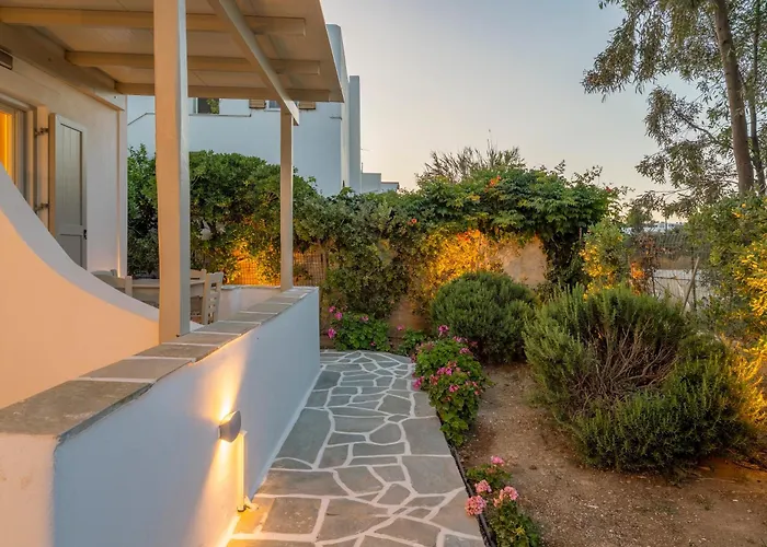 Lavender Minimal Apartman Alikí