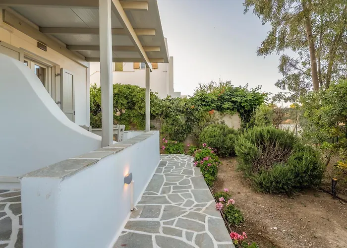 Lavender Minimal Apartment Alikí