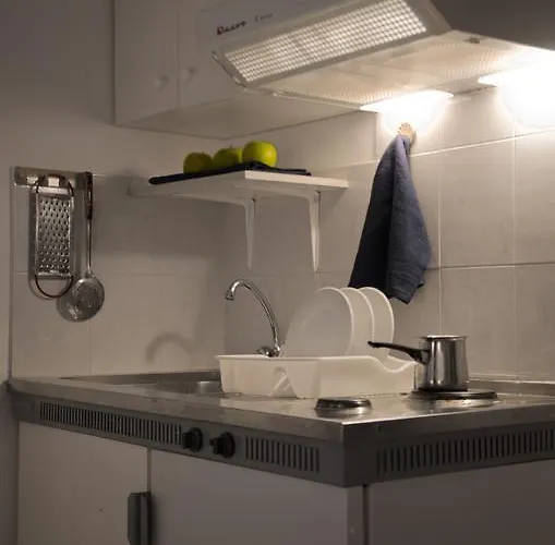 Lavender Minimal Apartman Alikí